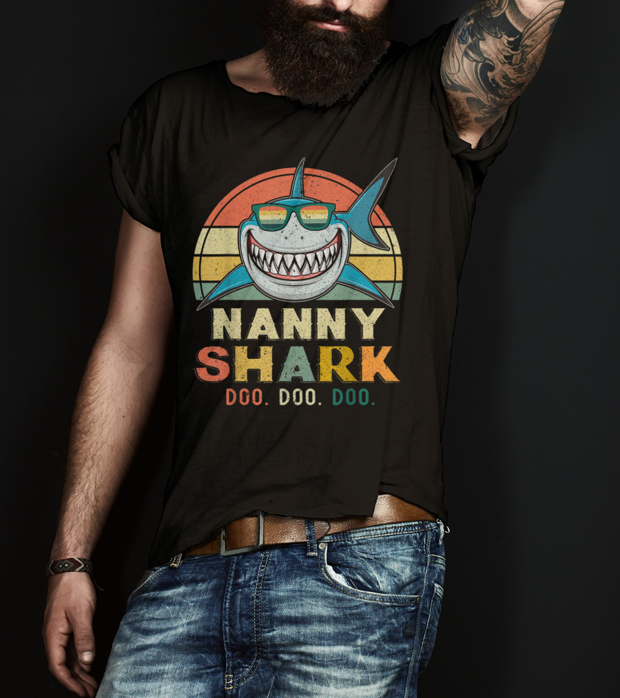 Nanny Shark Doo Doo Doo Vintage Retro Grandma Shark Sunglasses T-Shirt
