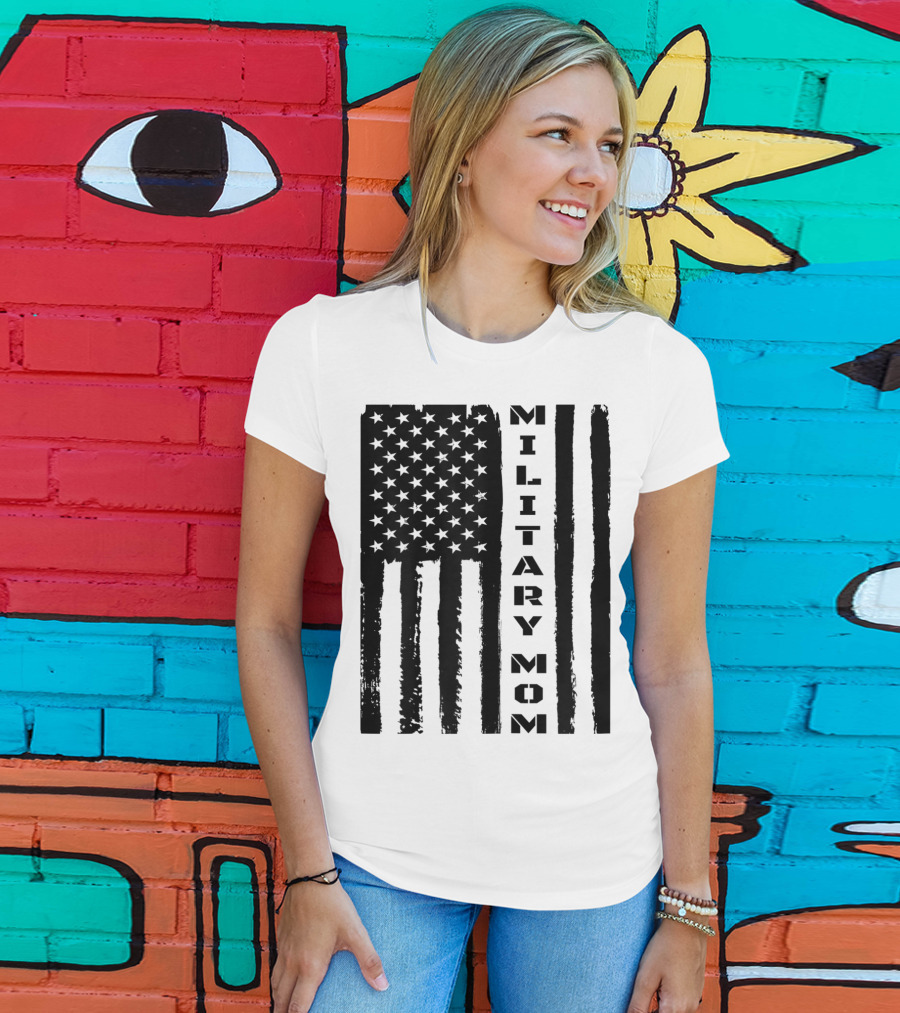 Military Mom American Flag Veteran's Pride T-Shirt