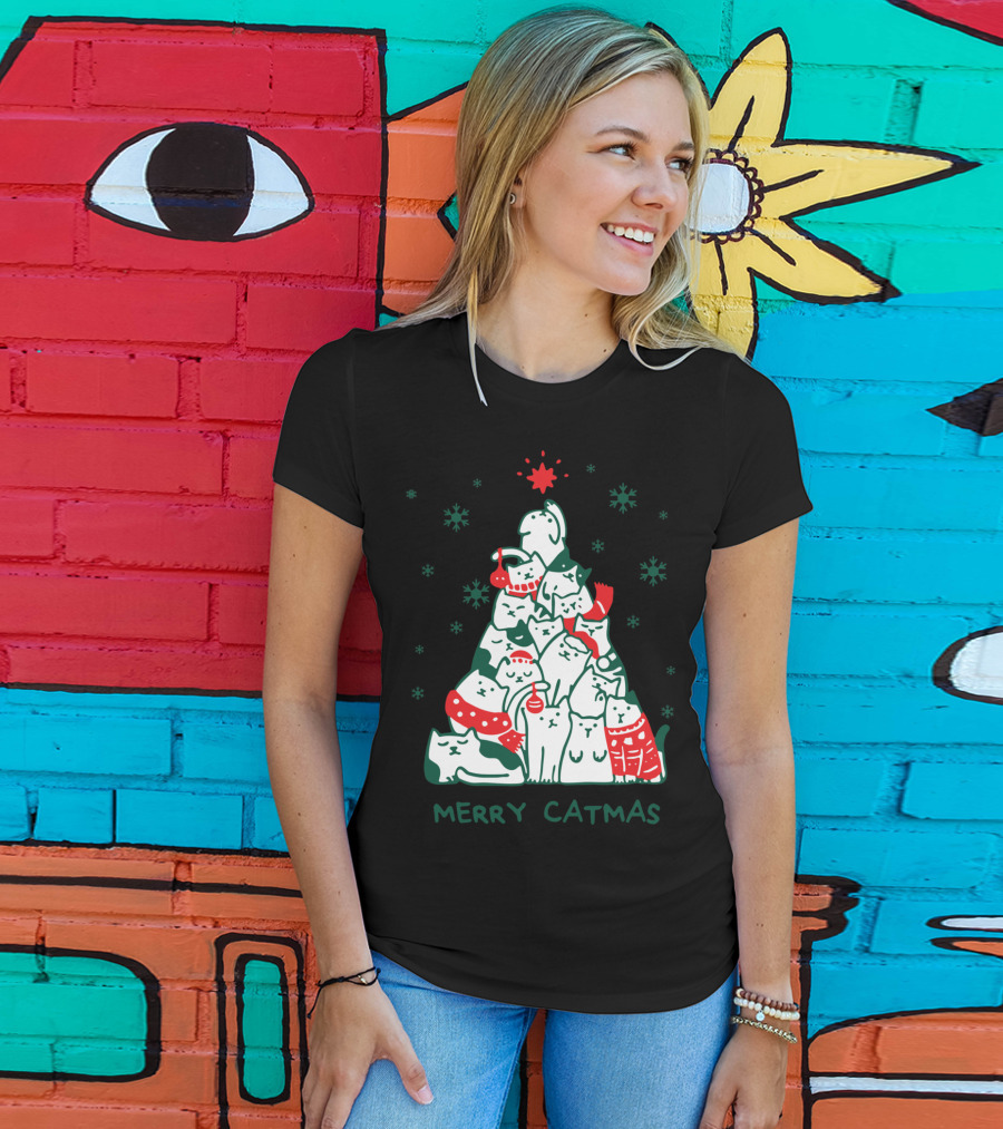 Merry Catmas Funny Cat Christmas Tree Holiday Cats Snowflakes Red Green T-Shirt