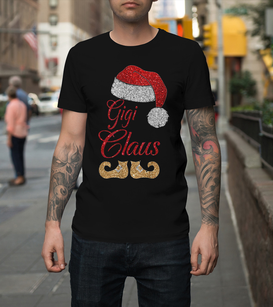 Gigi Claus Santa Hat Festive Elf Shoes Family Group Christmas T-Shirt