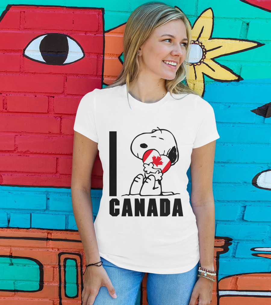 I Love Canada Snoopy Hugging Maple Leaf The Peanuts Movie T-Shirt