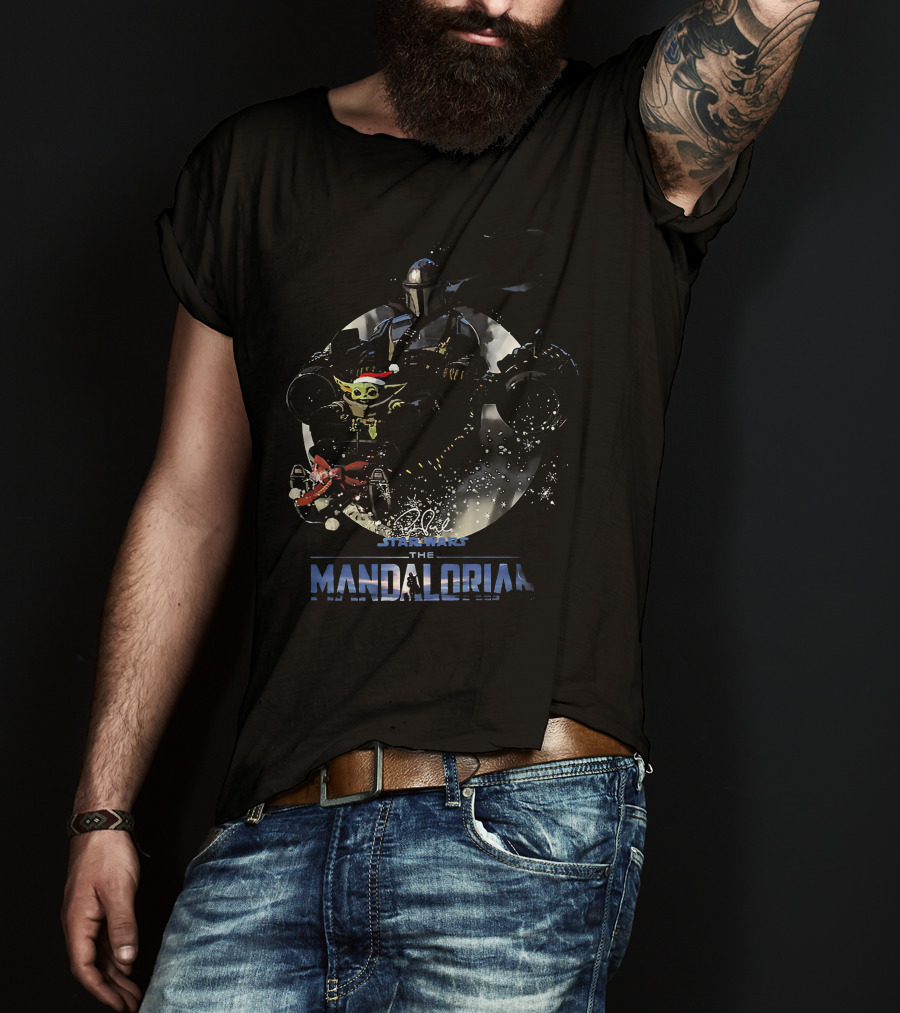 Star Wars The Mandalorian Mando And Baby Yoda Christmas Signature T-Shirt