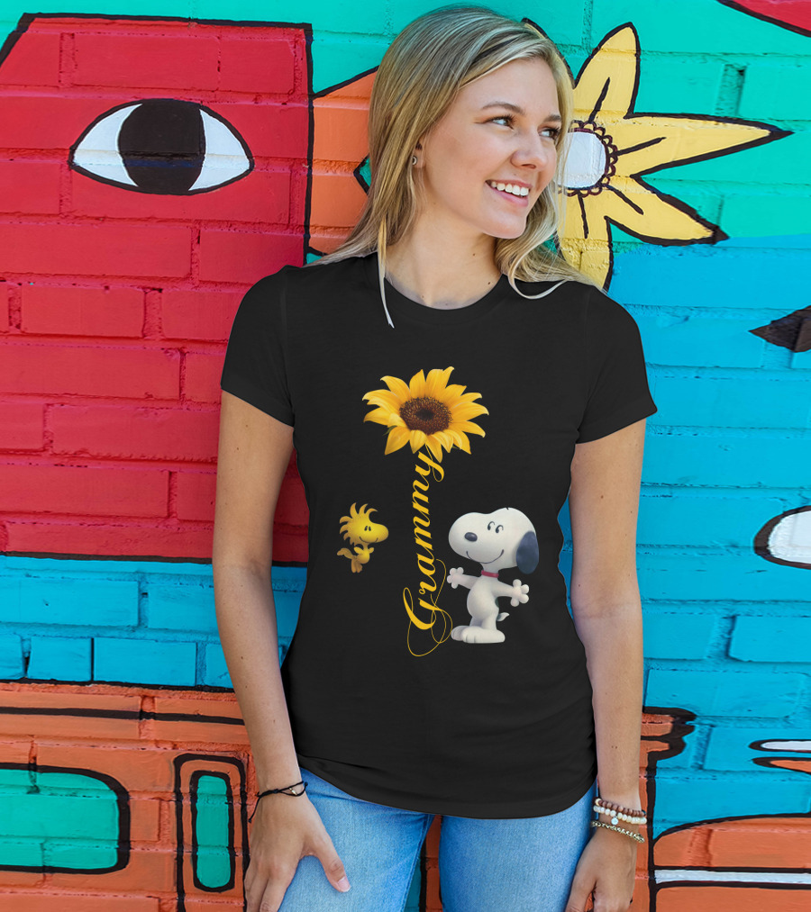 Grammy Peanuts Snoopy And Woodstock With Sunflower T-Shirt
