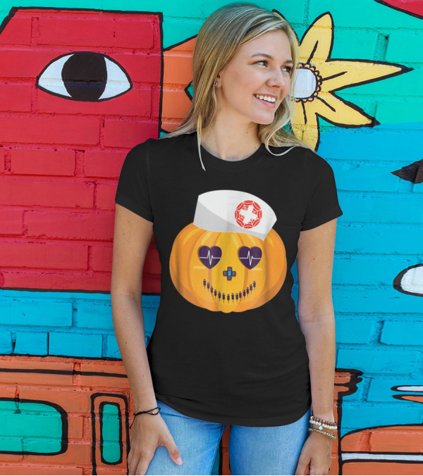 Nursing Student Halloween Pumpkin Heartbeat Nurse Cap T-Shirt