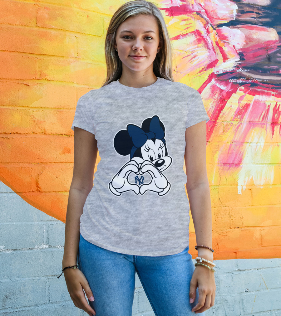 Minnie Mouse Love Heart New York Yankees T-Shirt