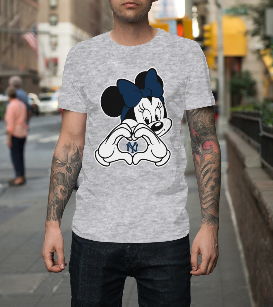 Minnie Mouse Love Heart New York Yankees T-Shirt