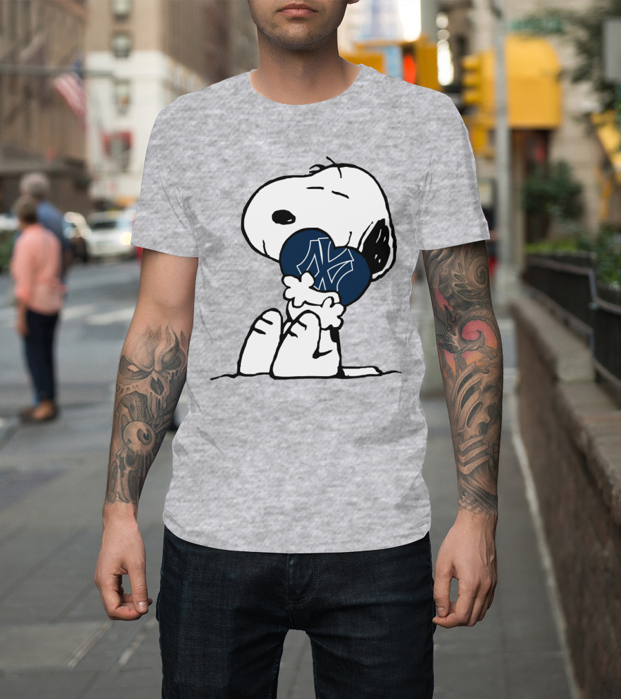 Snoopy Hugging New York Yankees Iconic Baseball Symbol T-Shirt