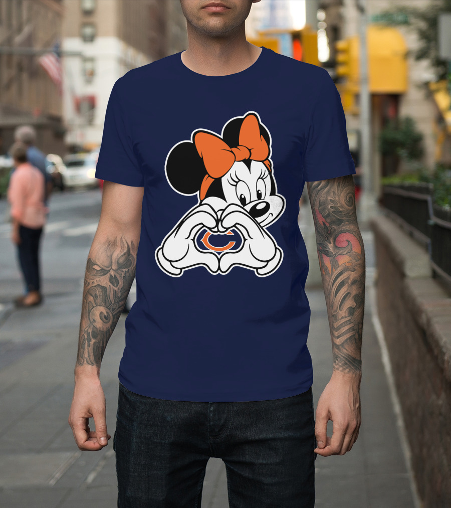 Minnie Mouse Heart Hands Chicago Bears C T-Shirt