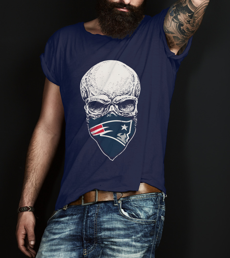 New England Patriots Skull Face Covering T-Shirt