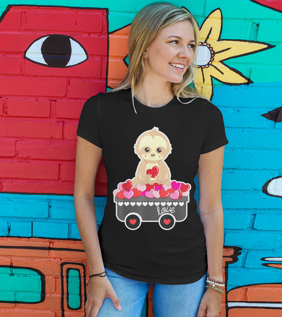 Cute Sloth Love Valentine Hearts In Cart T-Shirt