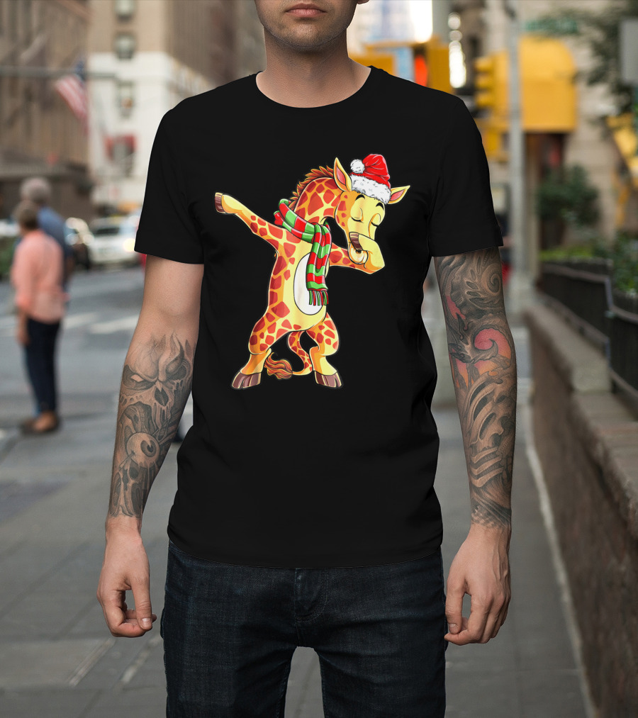 Dabbing Giraffe Santa With Christmas Hat And Scarf T-Shirt