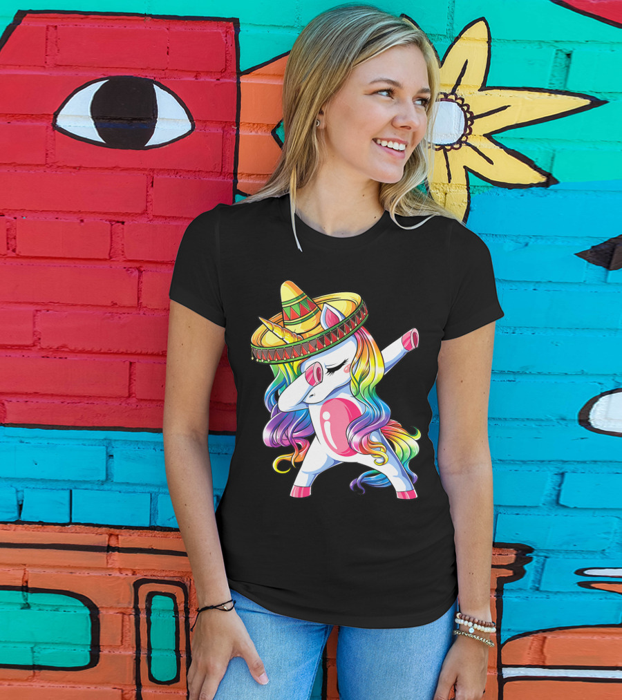 Funny Dabbing Unicorn Rainbow Sombrero Cinco De Mayo Women T-Shirt