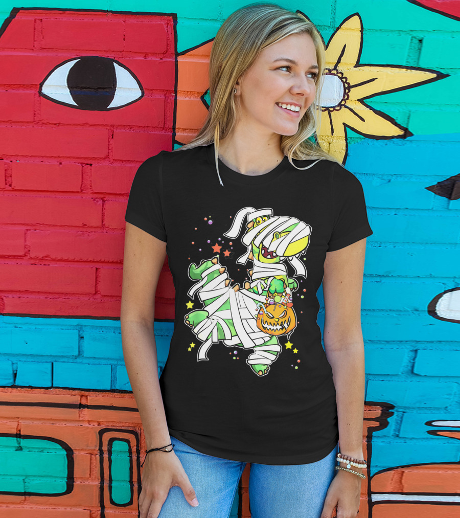 Halloween Mummy Dinosaur With Pumpkin Candy Basket T-Shirt