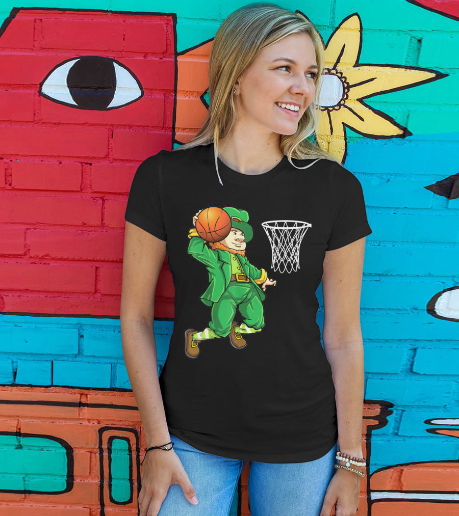 Leprechaun Slam Dunk Basketball St Patricks Day Boys T-Shirt