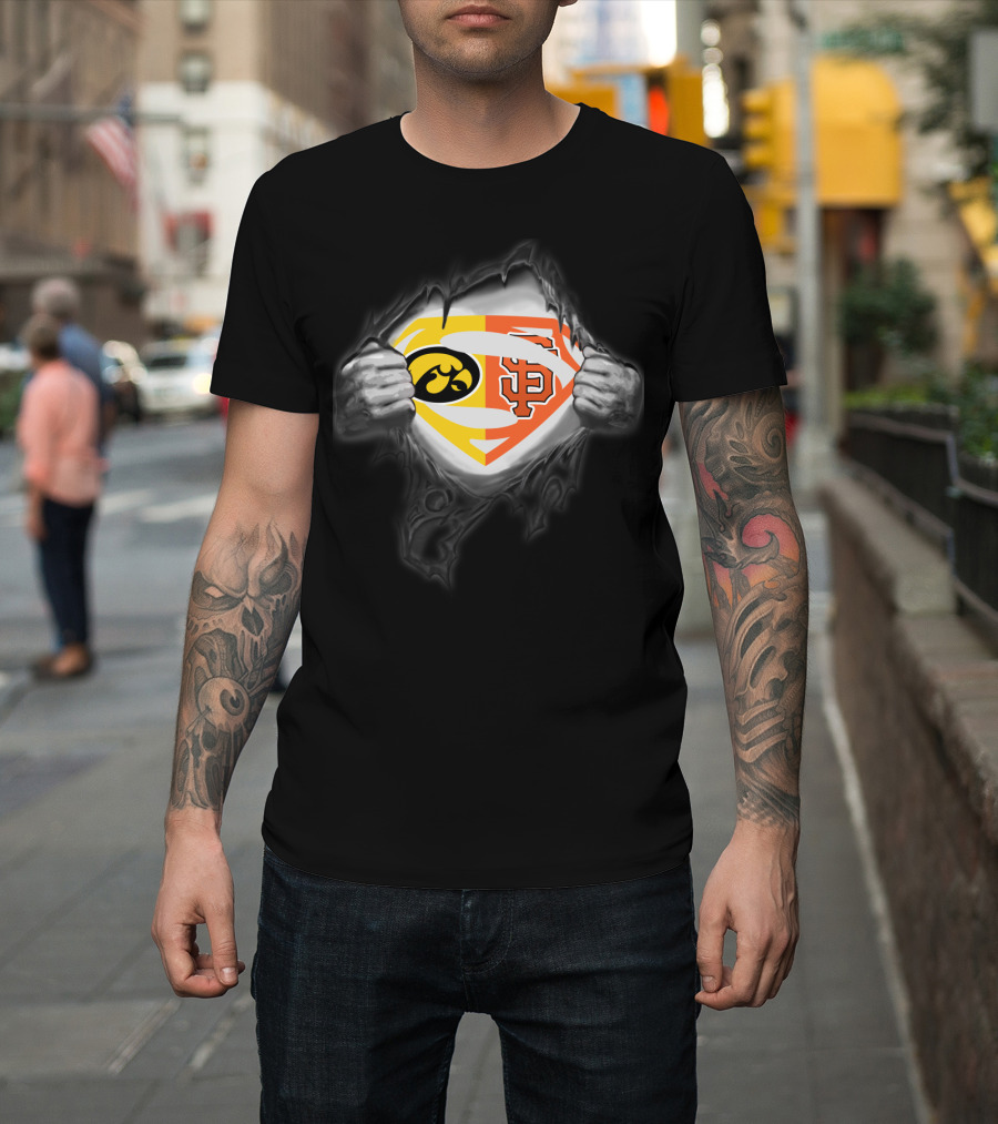 Hawkeyes San Francisco Giants Superman Logo Fusion T-Shirt
