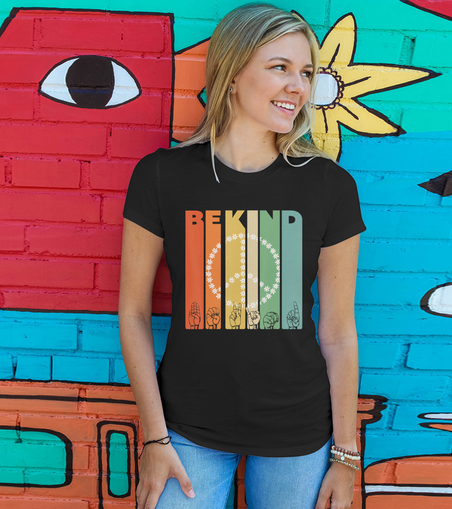 Be Kind Daisy Peace Sign Vintage I Choose Retro Hand Gesture T-Shirt