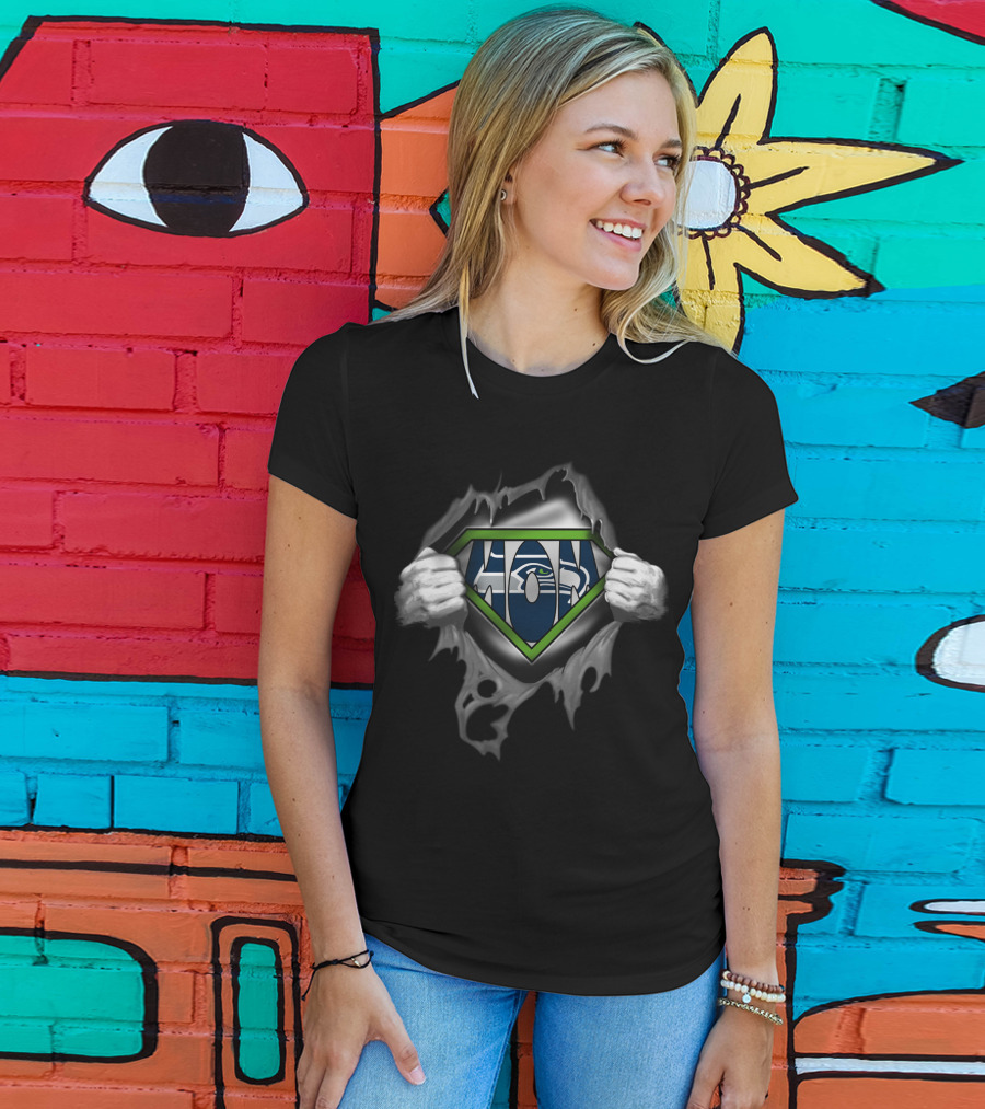 Super Mom Seahawks Logo Hands Tearing T-Shirt
