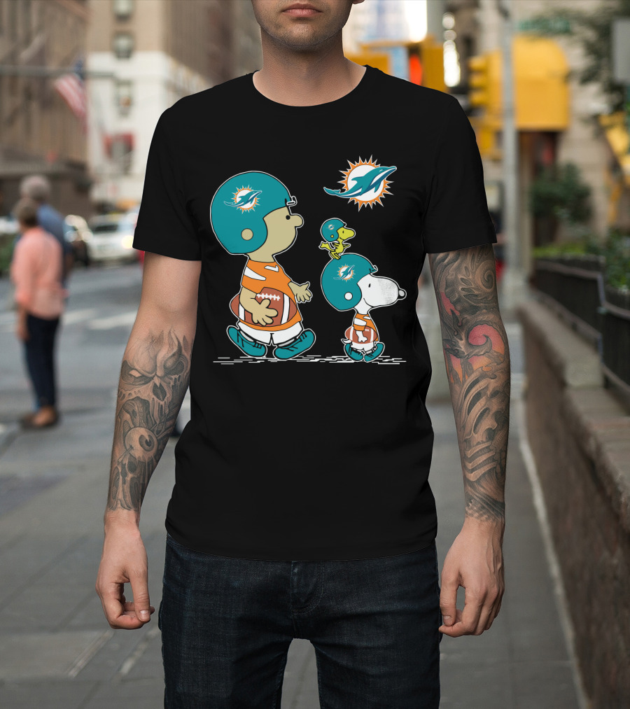 Miami Dolphins Snoopy And Woodstock Football Adventure T-Shirt