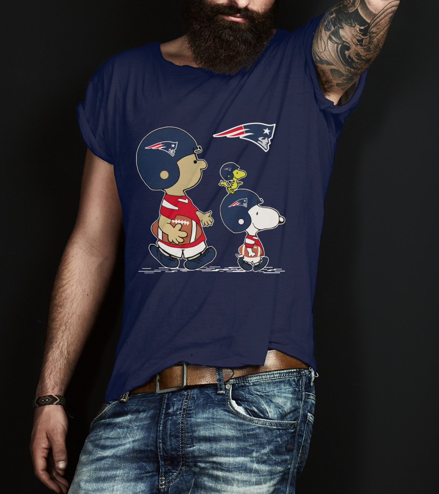 Patriots Snoopy Charlie Brown Football Peanuts T-Shirt