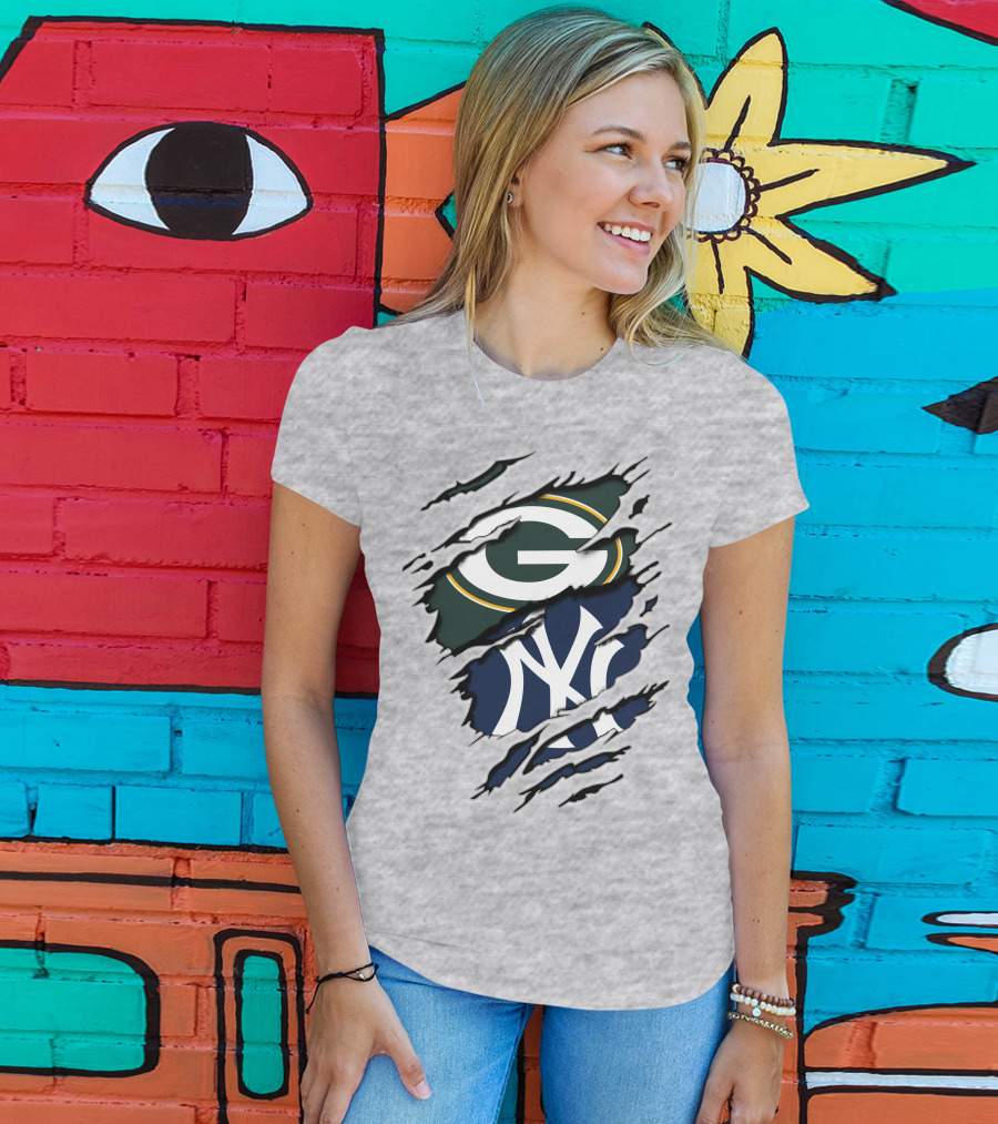 Green Bay Packers New York Yankees Torn Logo Fusion T-Shirt