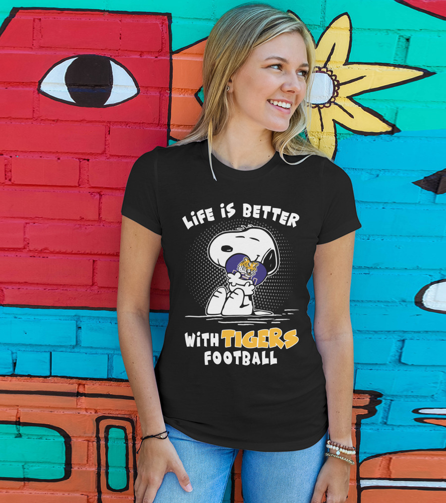 Life Is Better With Tigers Football Snoopy Lsu Tigers Helmet T-Shirt