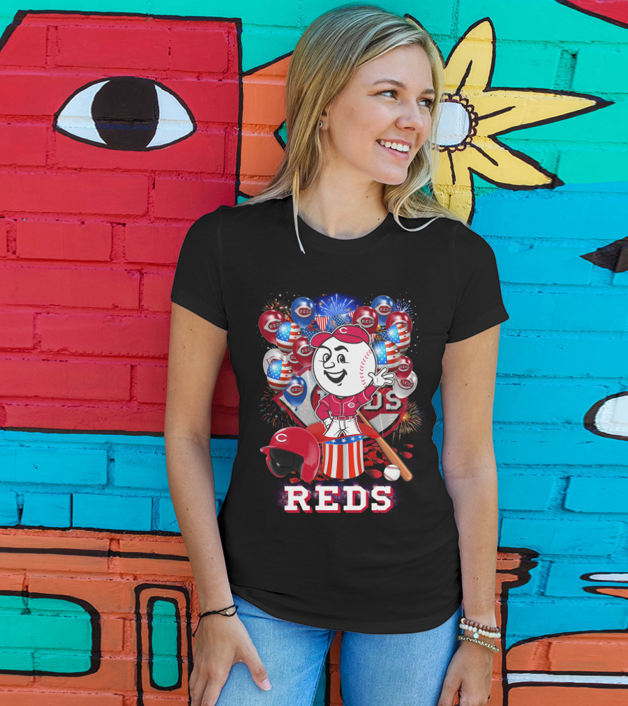 Mlb Cincinnati Reds Baseball Mascot Celebration With Fireworks And Patriotic Details T-Shirt