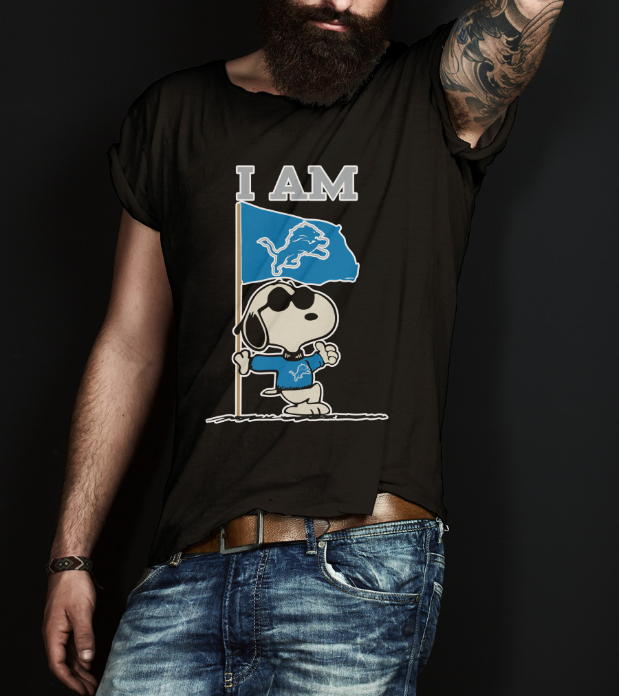 I Am Detroit Lions Snoopy Flag Football Fan T-Shirt