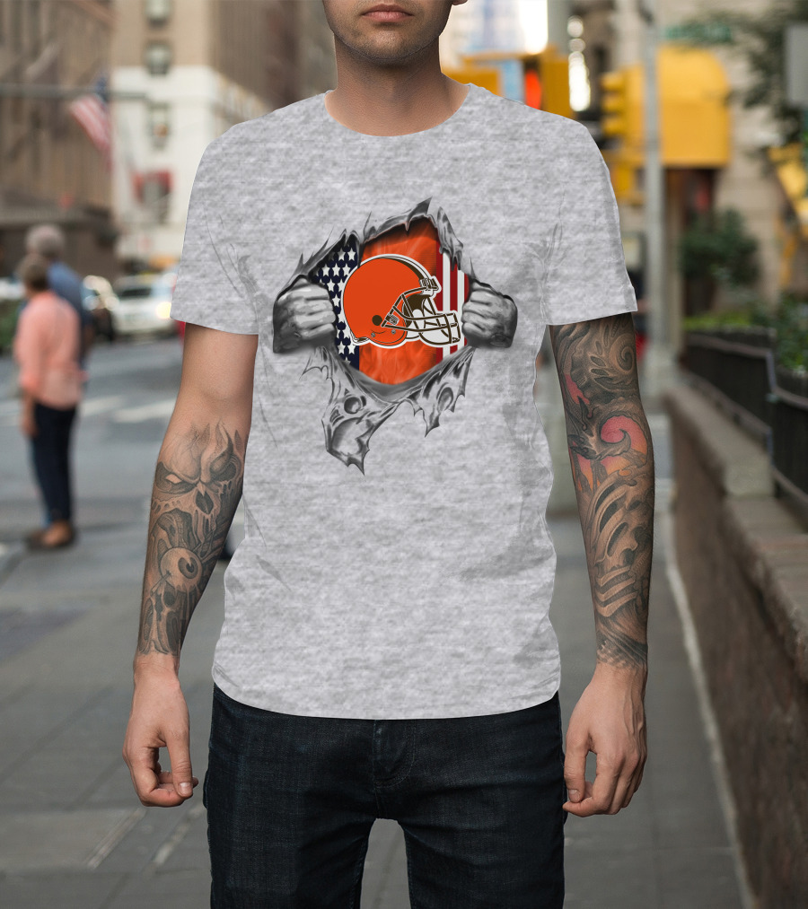Cleveland Browns Helmet Ripped American Flag T-Shirt