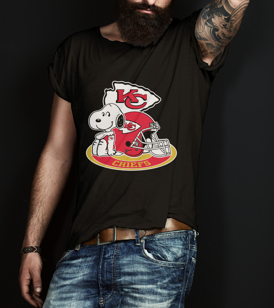 Kansas City Chiefs Snoopy Kc Arrowhead Helmet T-Shirt