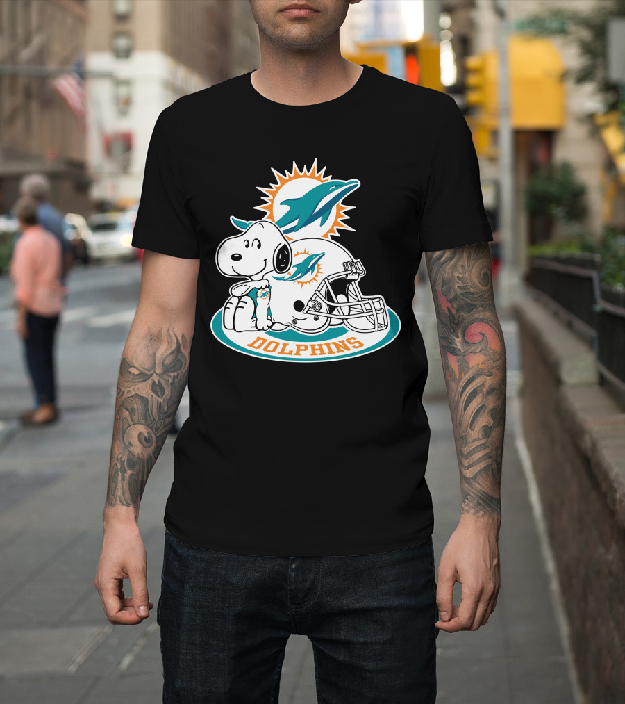 Miami Dolphins Snoopy Helmet Logo With Peanuts Character T-Shirt
