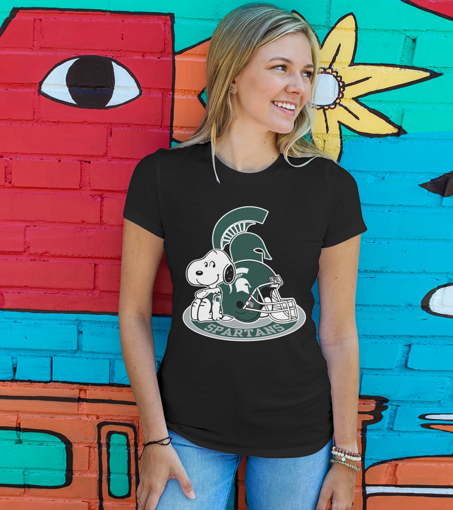 Snoopy Michigan State Spartans Football Helmet T-Shirt