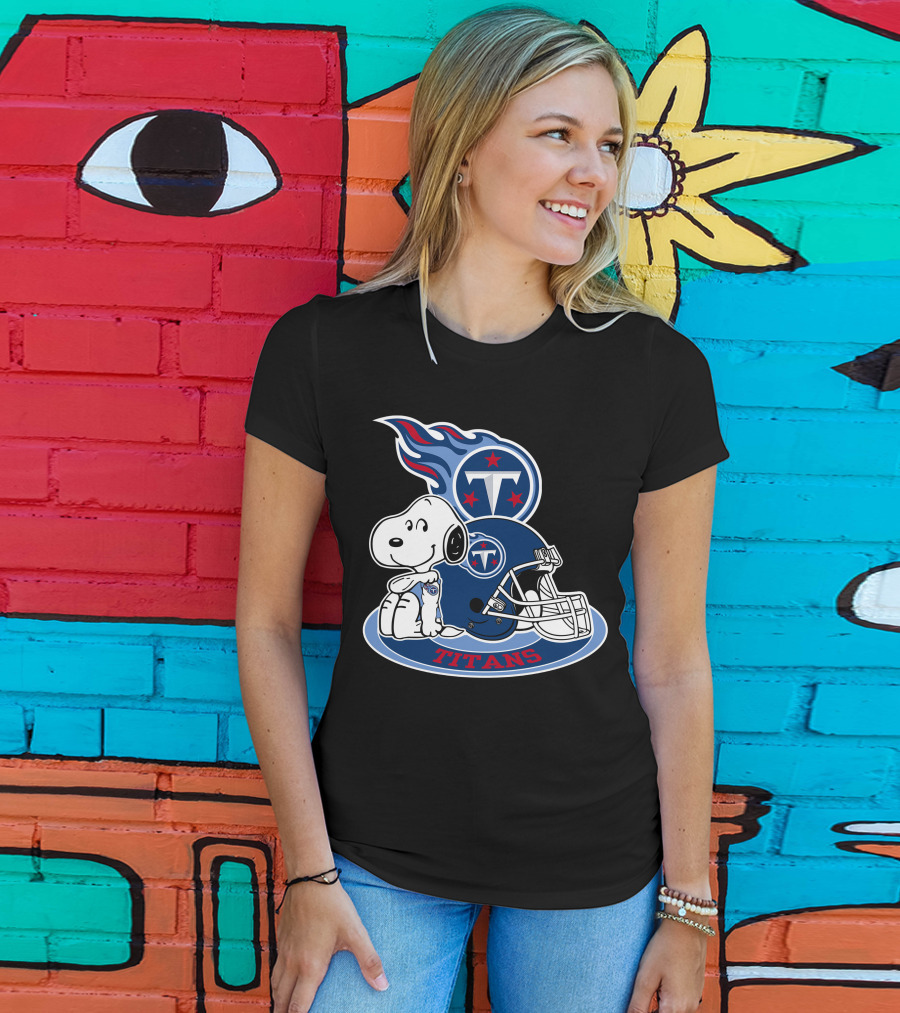 Tennessee Titans Snoopy Football Mascot T-Shirt