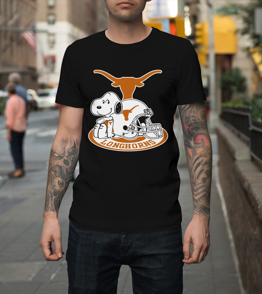 Texas Longhorns Snoopy Football Helmet T-Shirt