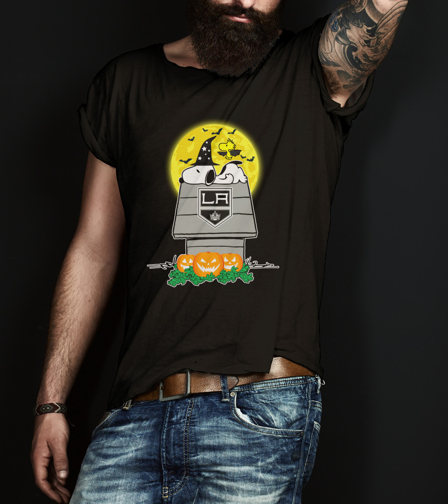 Los Angeles Kings Snoopy Halloween Doghouse Full Moon Pumpkins Woodstock T-Shirt