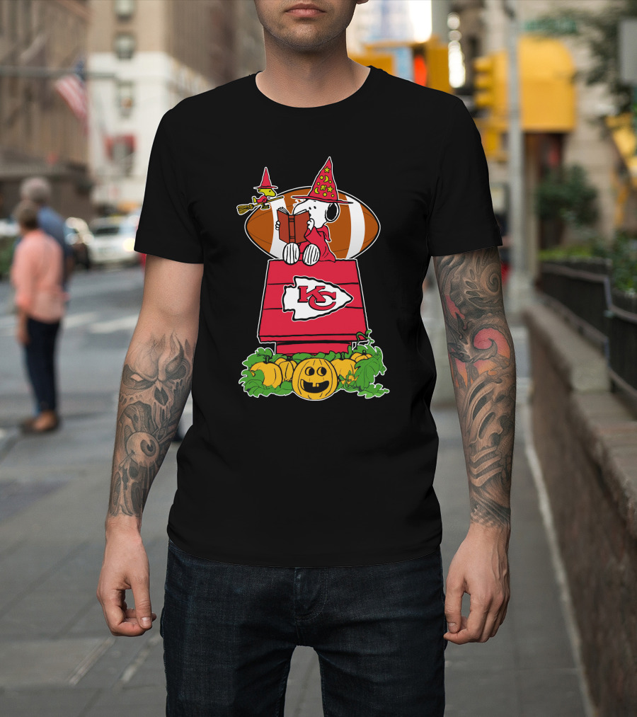 Kansas City Chiefs Snoopy Halloween Witch With Football And Pumpkins T-Shirt