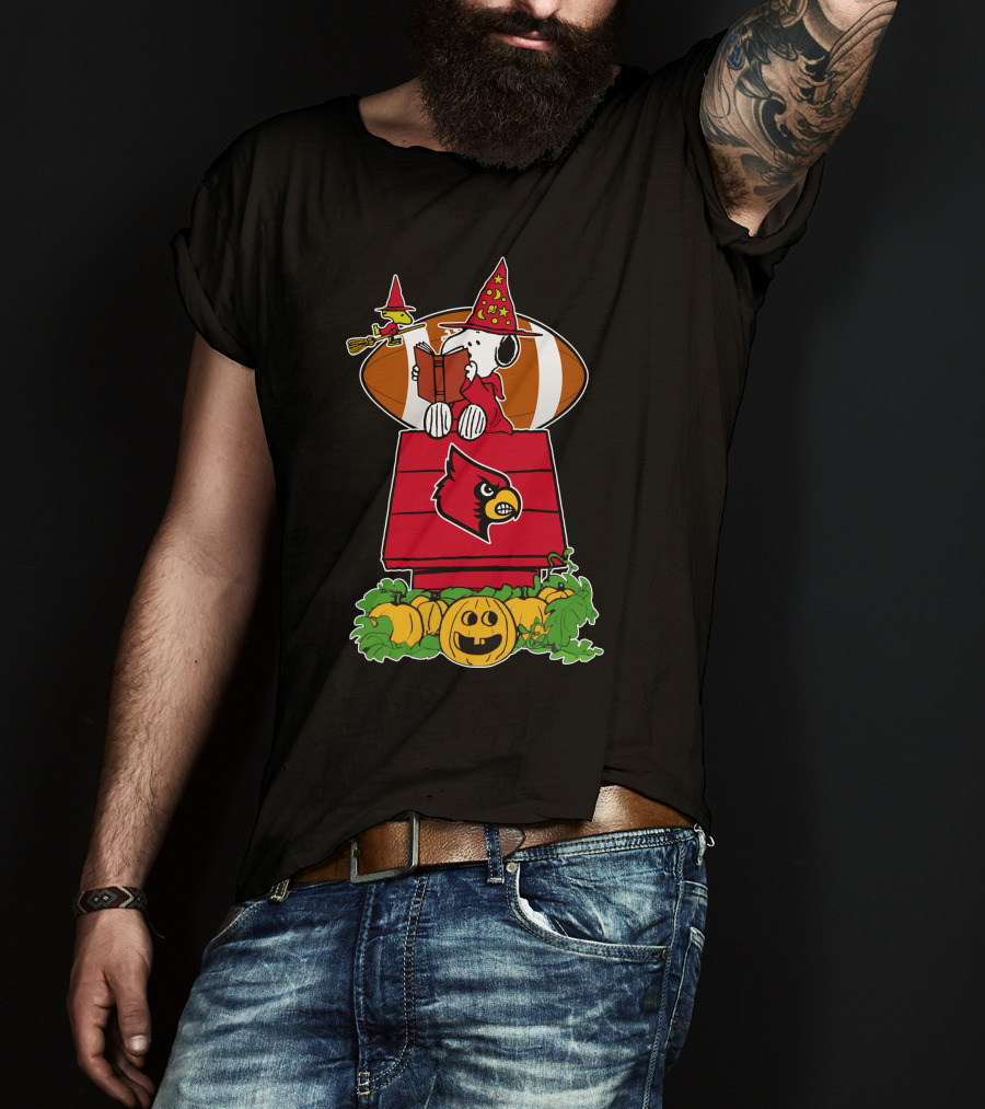 Snoopy Halloween Louisville Cardinals Football Pumpkin Scene T-Shirt
