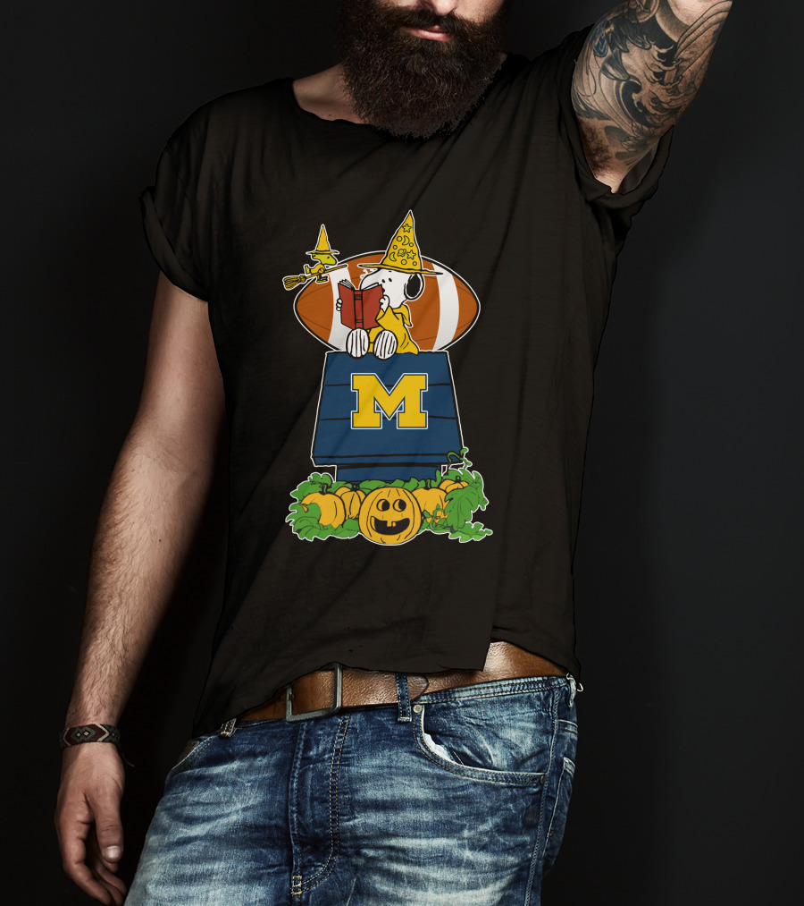 Michigan Wolverines Snoopy Halloween Pumpkin Football Scene T-Shirt
