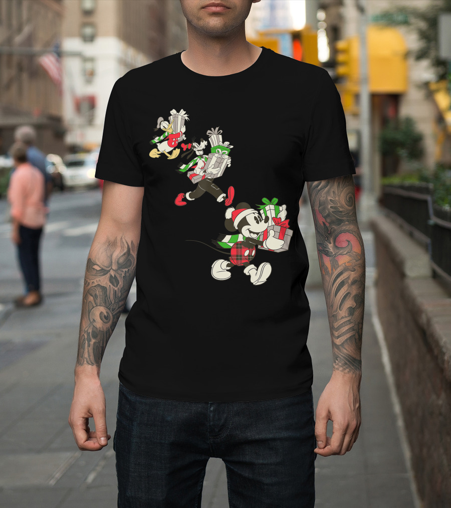 Vintage Disney Mickey Goofy Donald Holiday Presents T-Shirt