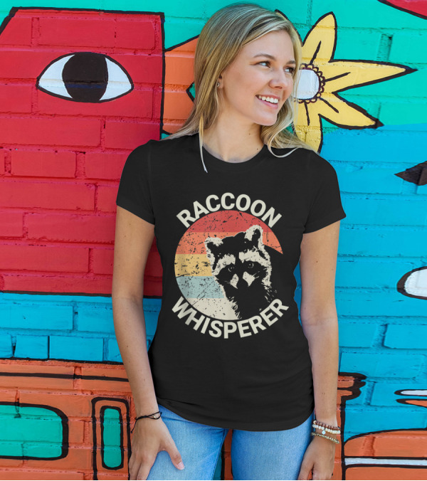 Raccoon Whisperer Vintage Raccoon Feeder Pet Raccoons Love T-Shirt