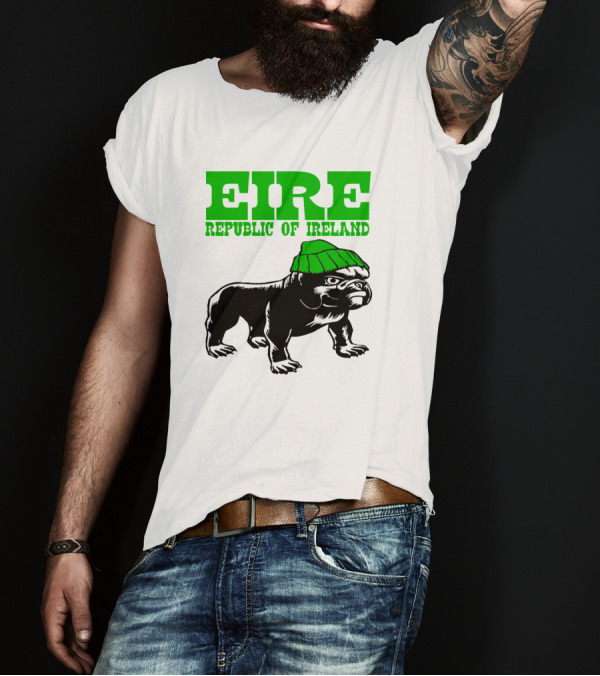 EIRE Republic Of Ireland Bulldog With Green Beanie T-Shirt