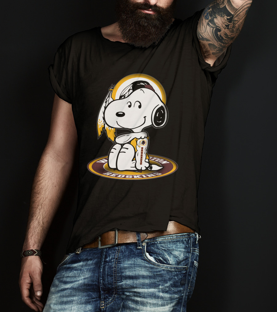 Snoopy Hugging Football Trophy Washington Redskins Sports T-Shirt