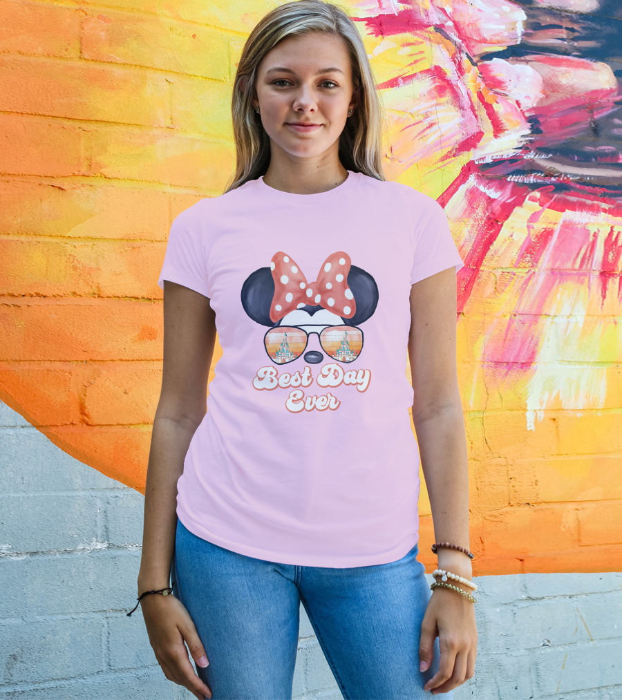 Minnie Mouse Best Day Ever Castle Sunglasses T-Shirt