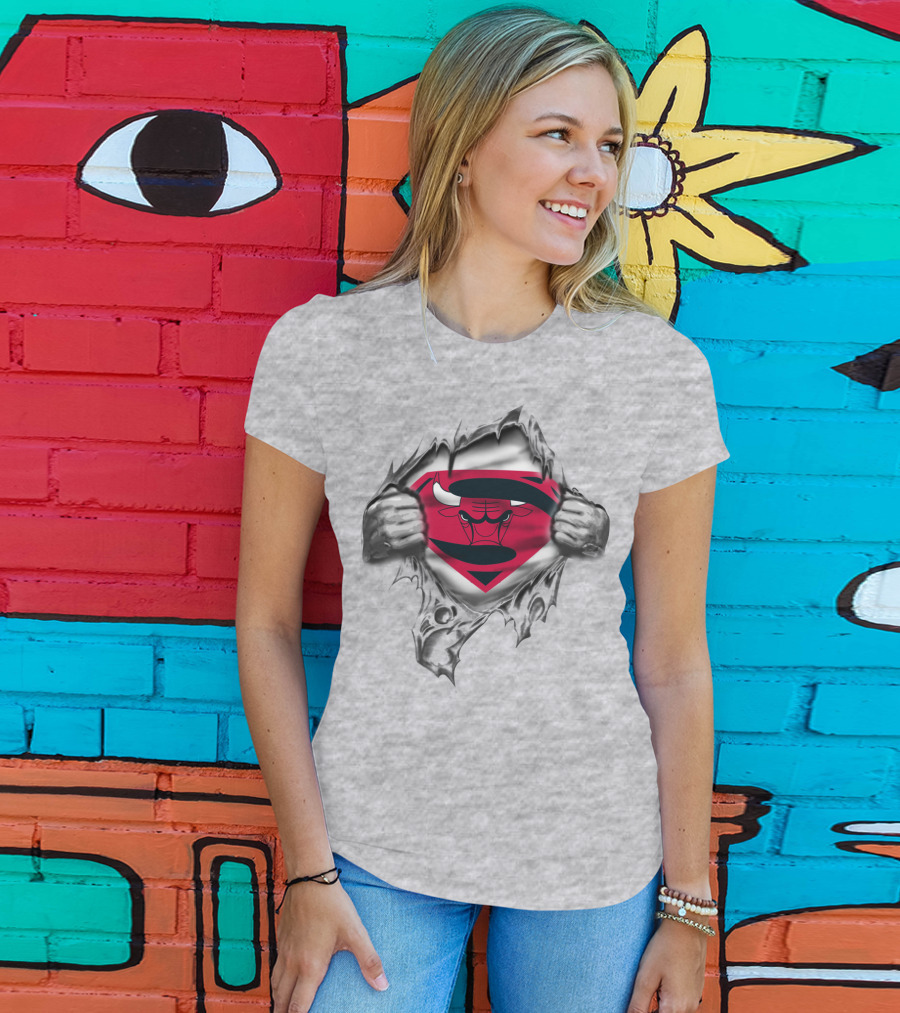 Superman Chicago Bulls Logo Mashup On Ripped Gray T-Shirt