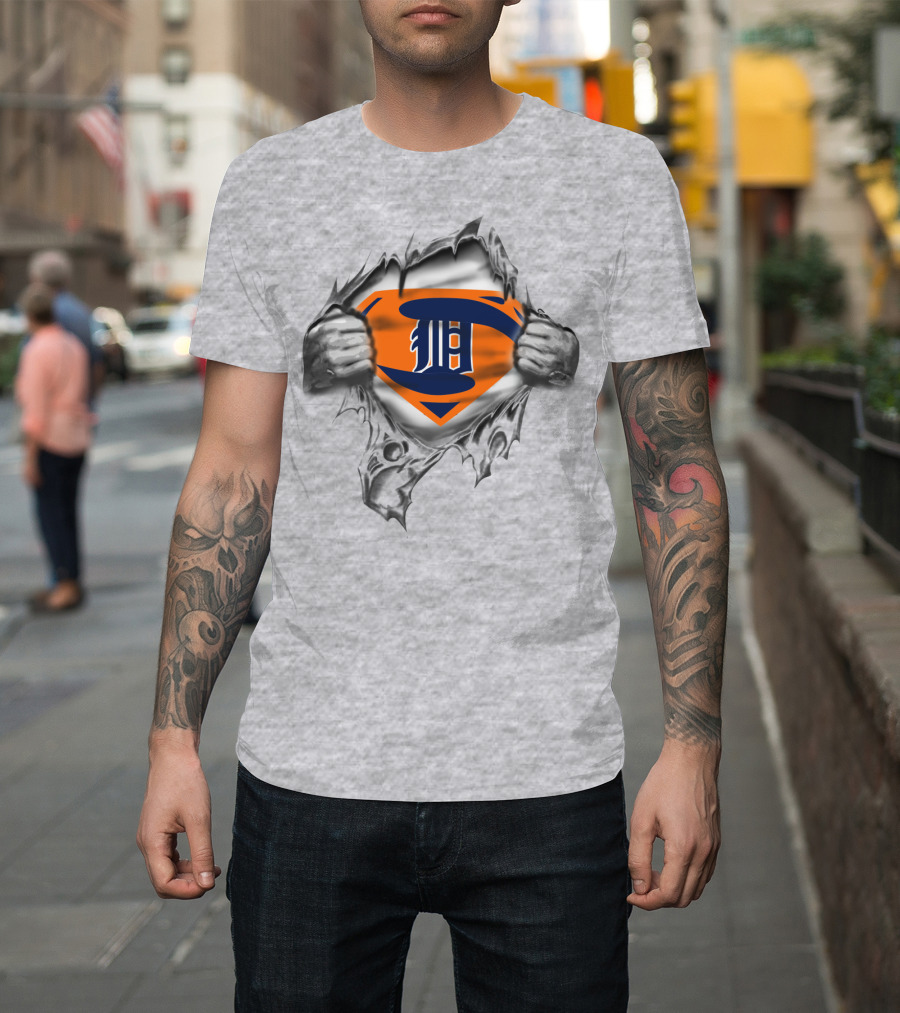 Detroit Tigers Superhero Logo Torn Metal Effect T-Shirt