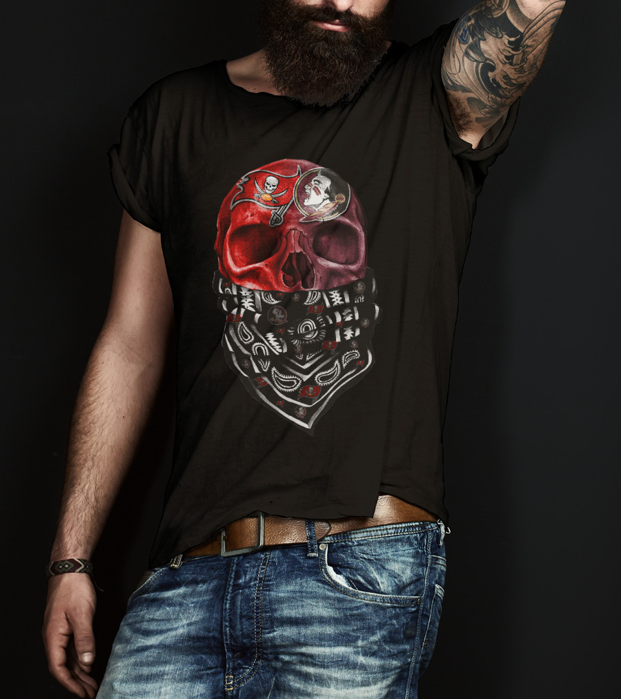 Tampa Bay Buccaneers Skull Bandana Art T-Shirt