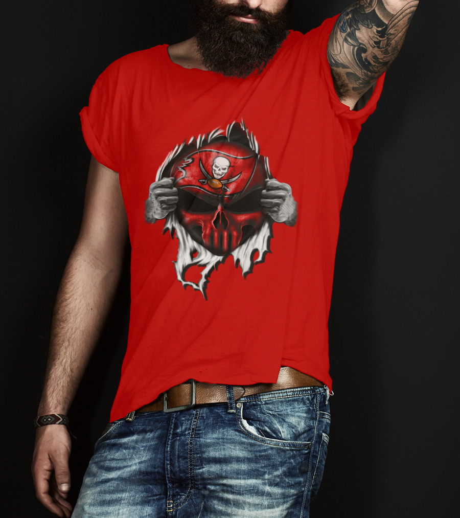 Tampa Bay Buccaneers Skull Face Peeling Back T-Shirt