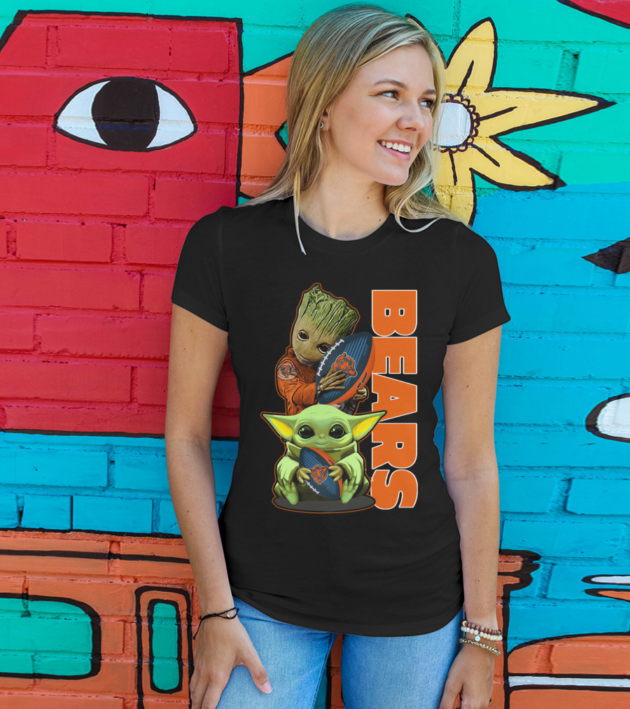 Groot And Baby Yoda Holding Chicago Bears Football T-Shirt