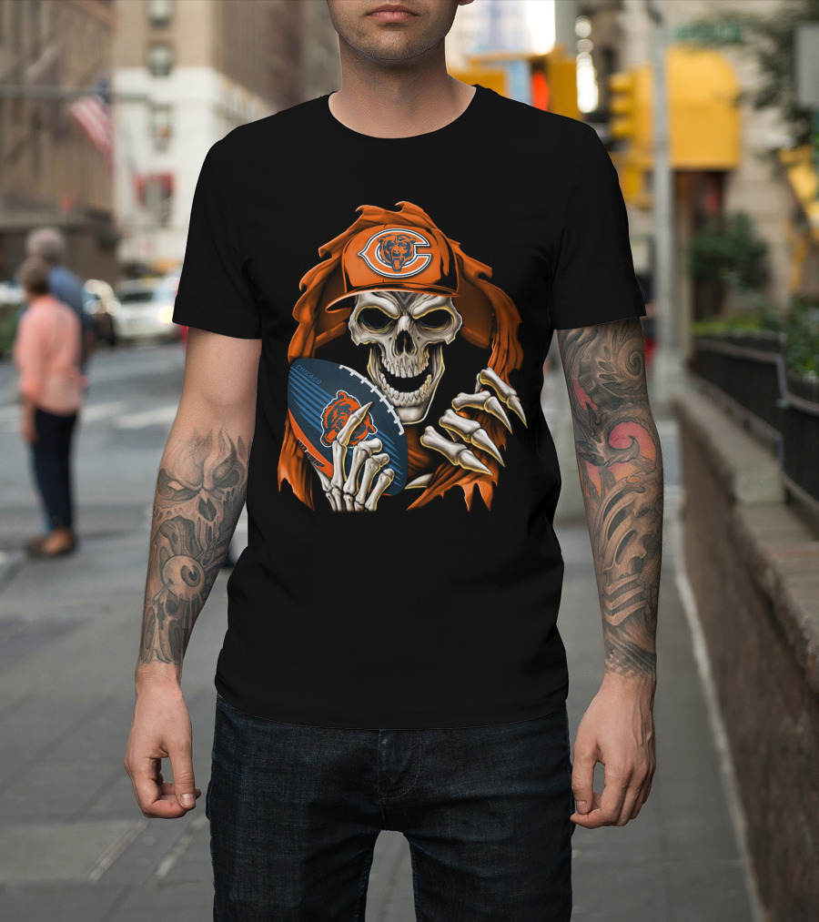 Skullbong CHICAGO BEARS Skeleton Holding Football T-Shirt