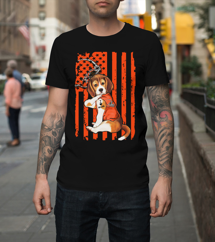 Beagle I Love Mom Cleveland Browns Football Helmet And Stripes T-Shirt