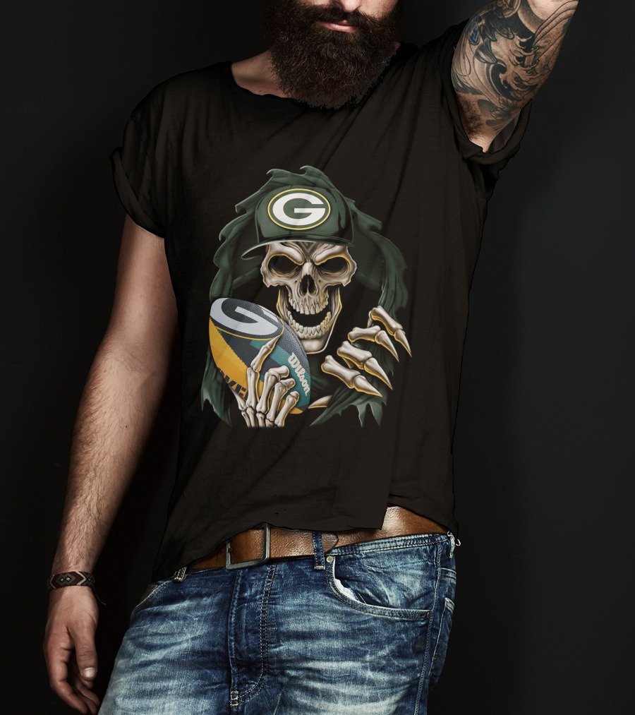 Skull Holding Wilson Football Green Bay Packers T-Shirt